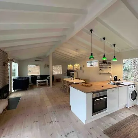 Holiday home Nyistandsat I Hornbaek,taet Pa Vand Og By Hornbaek