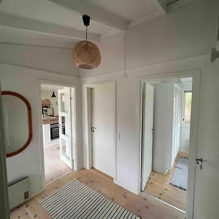 Nyistandsat I Hornbaek,taet Pa Vand Og By *